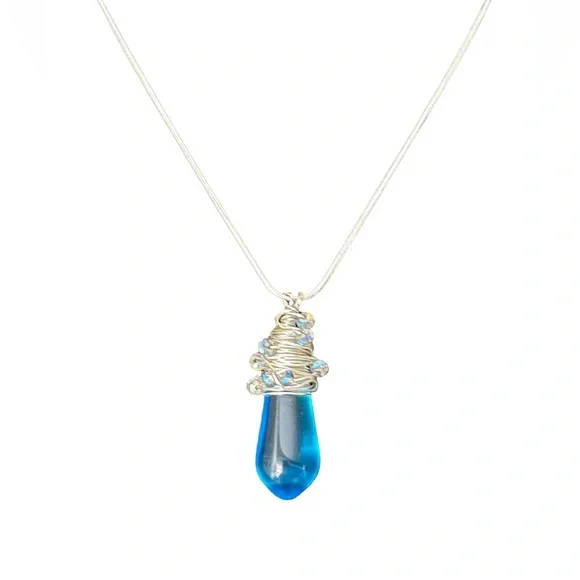 N210 Sterling 925 wire and chain on large laboradite wrapped blue agate pendant - Picture 5 of 5